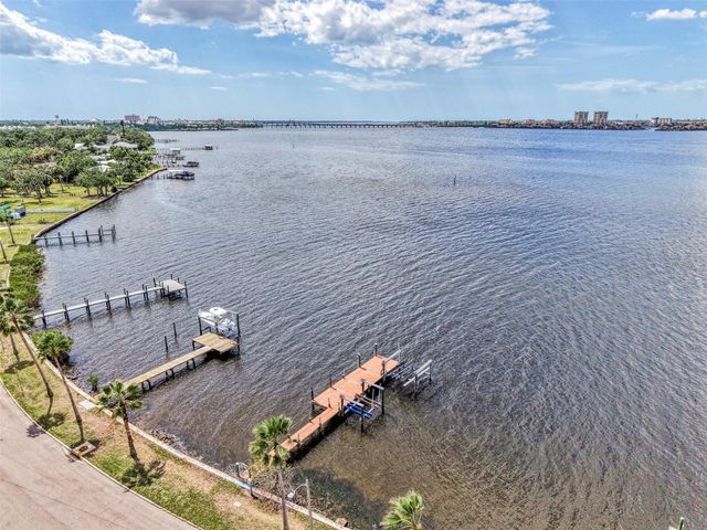 1822 RIVERSIDE DRIVE E, Bradenton, FL 34208