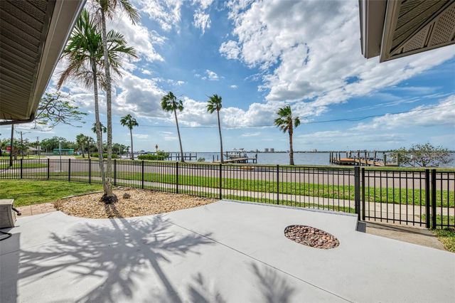 1822 RIVERSIDE DRIVE E, Bradenton, FL 34208