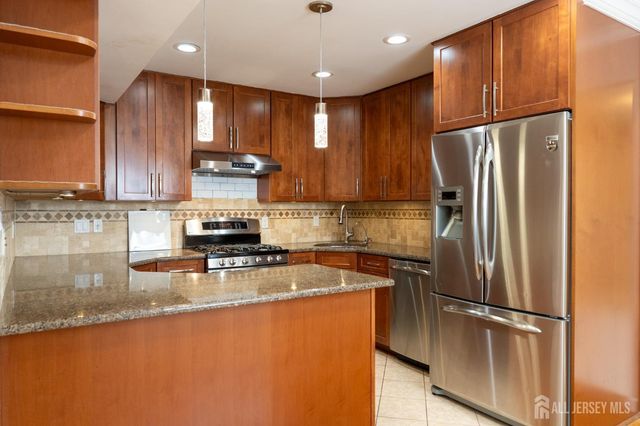 14 Hopatcong Drive, Lawrence, NJ 08648