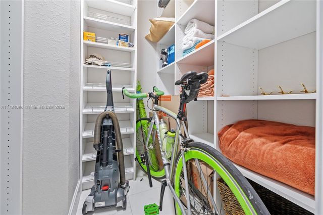 711 S Hollybrook Dr 109, Pembroke Pines, FL 33025