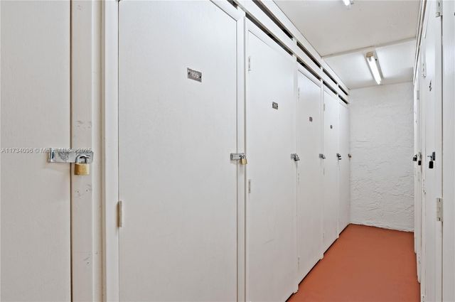 711 S Hollybrook Dr 109, Pembroke Pines, FL 33025