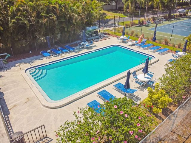 5732 CALAIS BOULEVARD N 6, St Petersburg, FL 33714