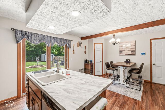 6617 S Lawndale Avenue, Indianapolis, IN 46221