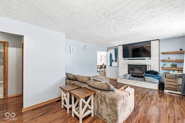 6617 S Lawndale Avenue, Indianapolis, IN 46221