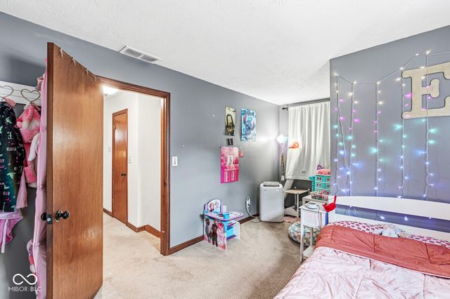 6617 S Lawndale Avenue, Indianapolis, IN 46221