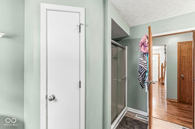 6617 S Lawndale Avenue, Indianapolis, IN 46221