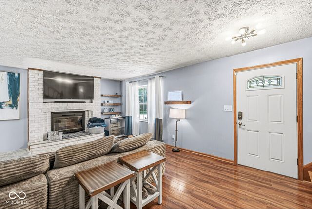 6617 S Lawndale Avenue, Indianapolis, IN 46221