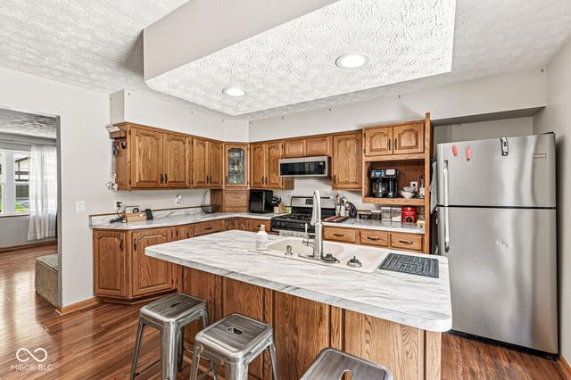 6617 S Lawndale Avenue, Indianapolis, IN 46221