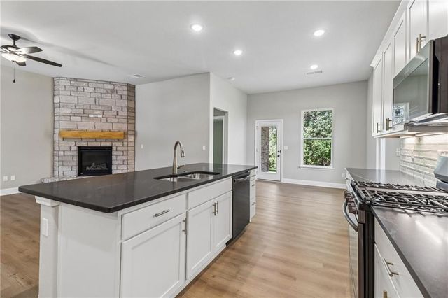 22692 W 87th Street, Lenexa, KS 66227