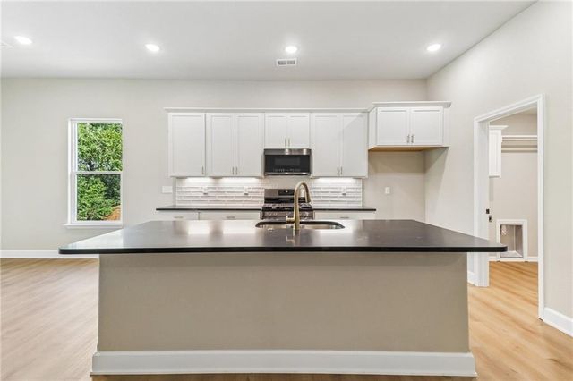 22692 W 87th Street, Lenexa, KS 66227