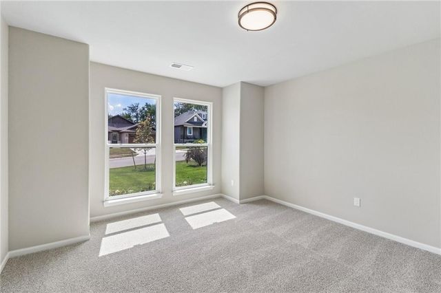 22692 W 87th Street, Lenexa, KS 66227