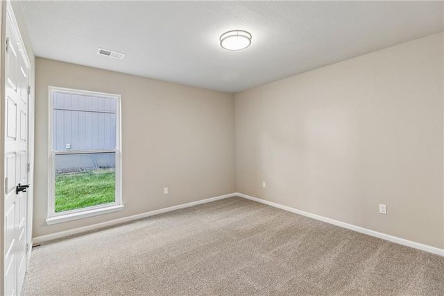22692 W 87th Street, Lenexa, KS 66227