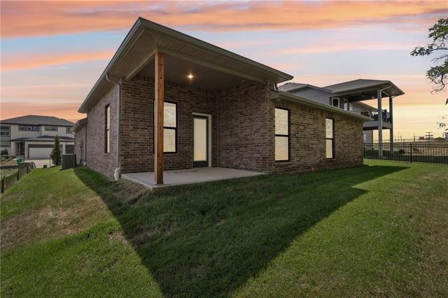 22692 W 87th Street, Lenexa, KS 66227