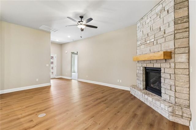 22692 W 87th Street, Lenexa, KS 66227