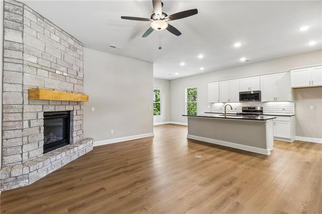 22692 W 87th Street, Lenexa, KS 66227