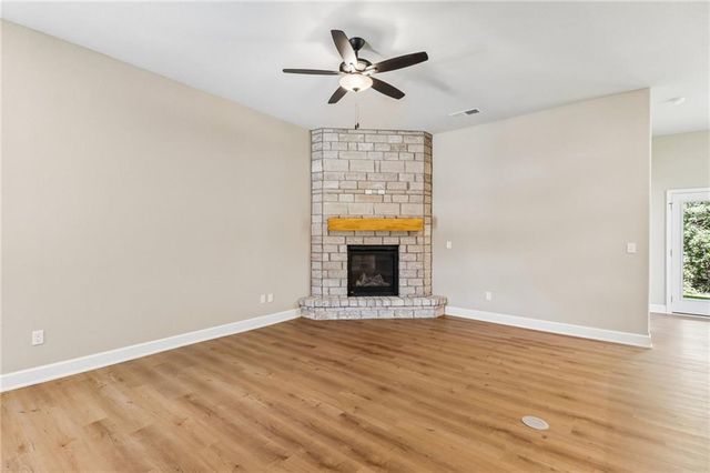 22692 W 87th Street, Lenexa, KS 66227