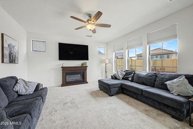 821 E SILVER FOX Way, Phoenix, AZ 85048