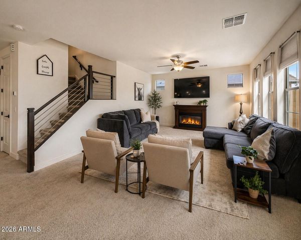 821 E SILVER FOX Way, Phoenix, AZ 85048