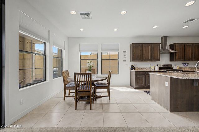 821 E SILVER FOX Way, Phoenix, AZ 85048