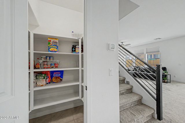 821 E SILVER FOX Way, Phoenix, AZ 85048