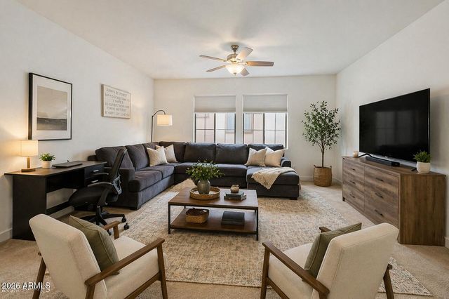 821 E SILVER FOX Way, Phoenix, AZ 85048