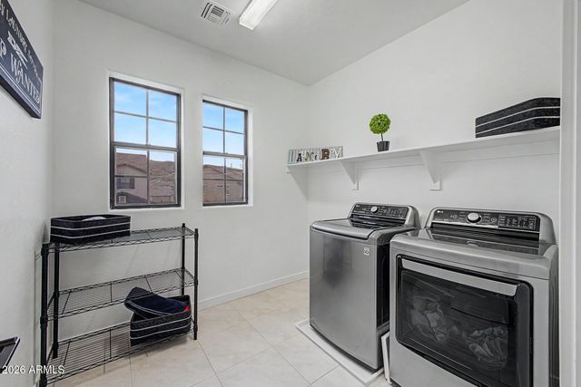 821 E SILVER FOX Way, Phoenix, AZ 85048