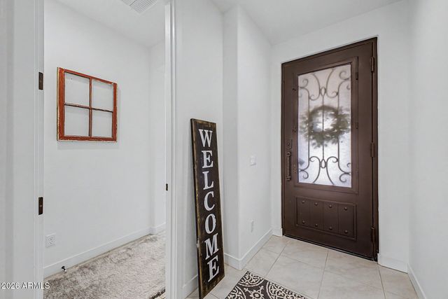 821 E SILVER FOX Way, Phoenix, AZ 85048