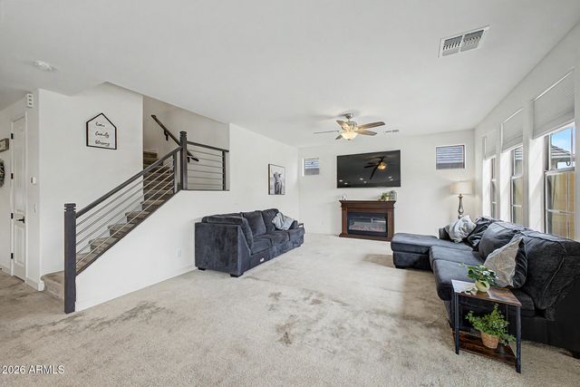 821 E SILVER FOX Way, Phoenix, AZ 85048