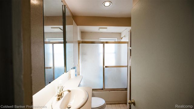 1207 E Butternut Avenue, Royal Oak, MI 48073