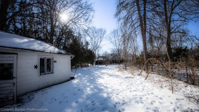 1207 E Butternut Avenue, Royal Oak, MI 48073