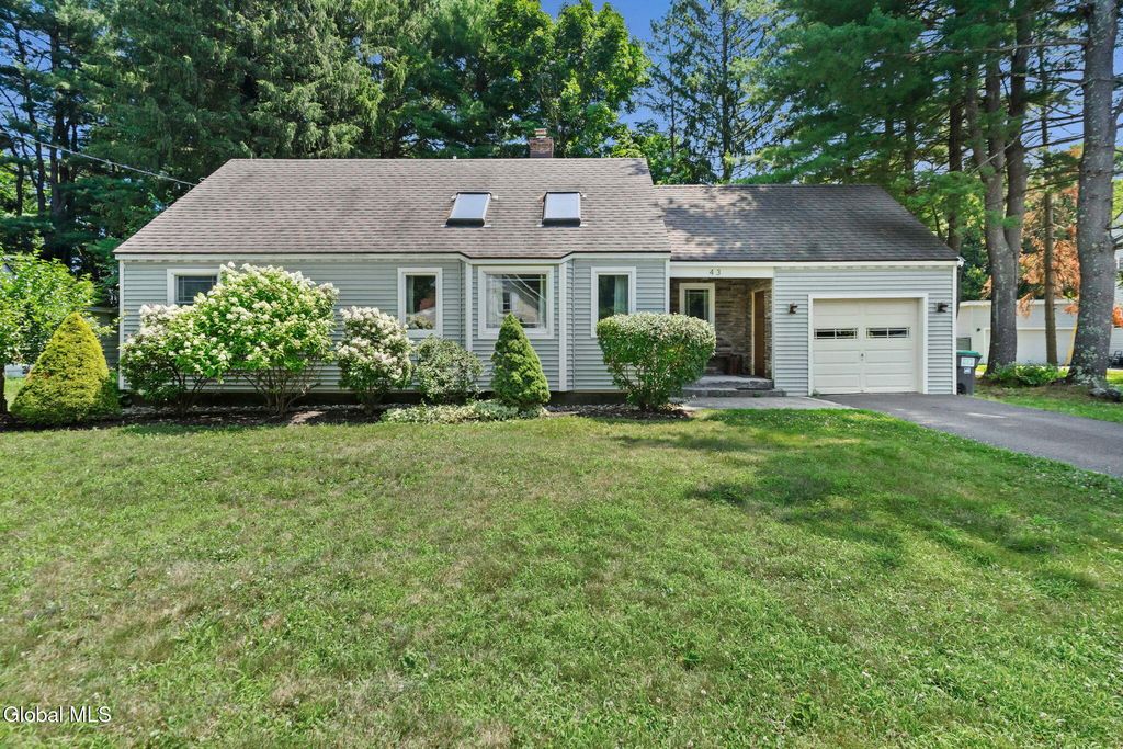 43 William Street, Kinderhook, NY 12106