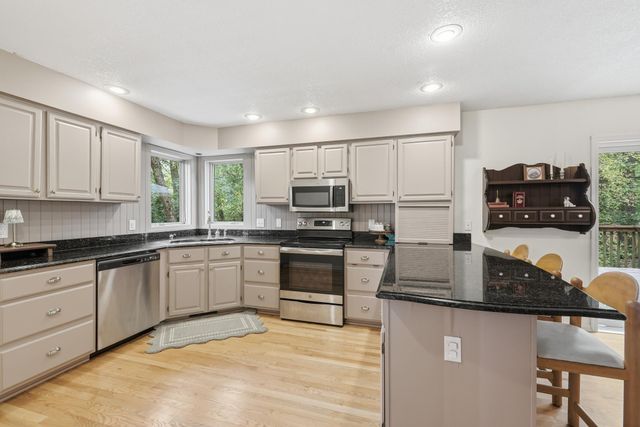 12846 Hialeah Path, Apple Valley, MN 55124