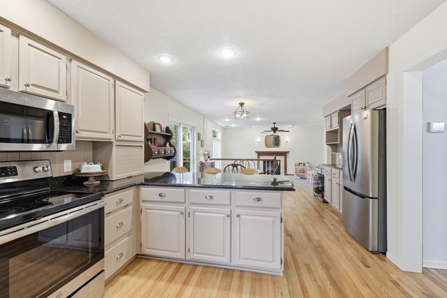 12846 Hialeah Path, Apple Valley, MN 55124