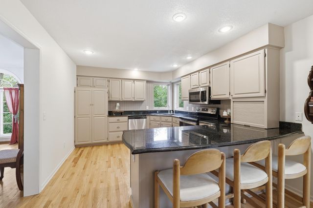 12846 Hialeah Path, Apple Valley, MN 55124