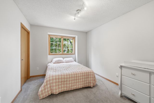 12846 Hialeah Path, Apple Valley, MN 55124