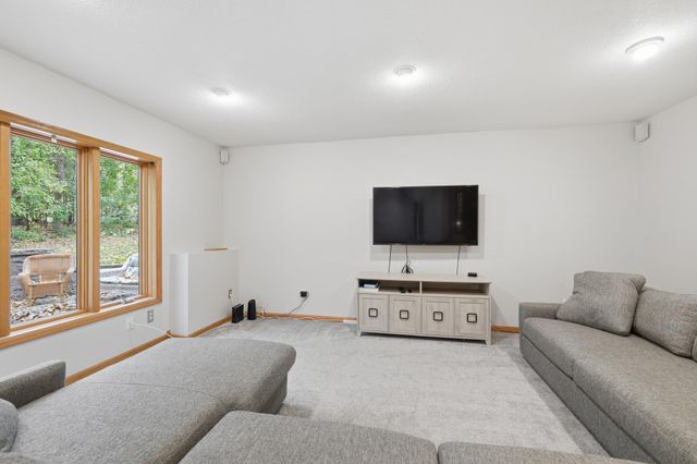 12846 Hialeah Path, Apple Valley, MN 55124