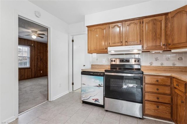 116 N Berwick CRES, Virginia Beach, VA 23452