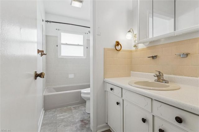 116 N Berwick CRES, Virginia Beach, VA 23452