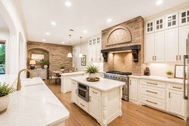 737 Manor Drive, Argyle, TX 76226