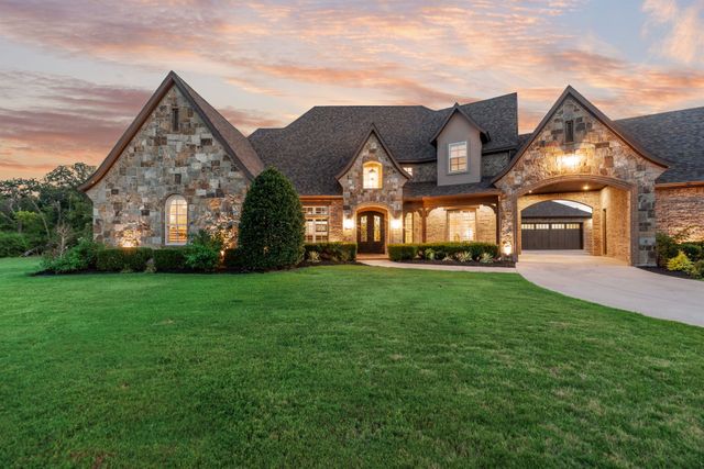 737 Manor Drive, Argyle, TX 76226