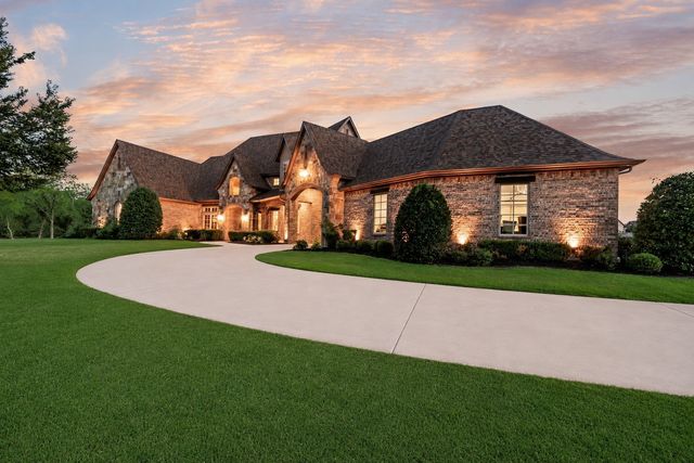 737 Manor Drive, Argyle, TX 76226