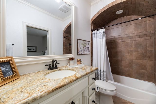 737 Manor Drive, Argyle, TX 76226