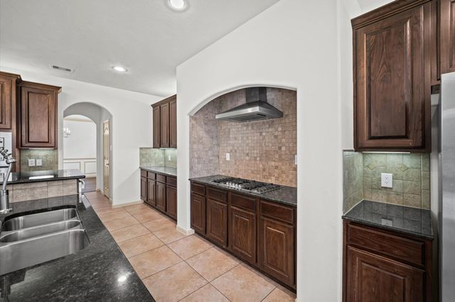 21115 Knight Quest Drive, Tomball, TX 77375