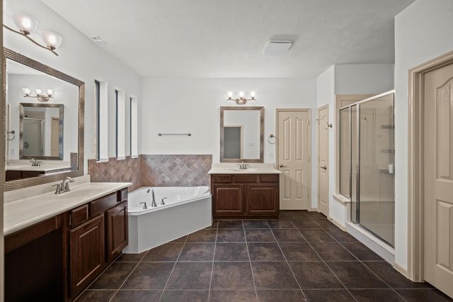 21115 Knight Quest Drive, Tomball, TX 77375