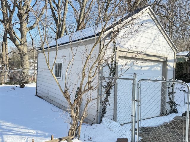 309 E Oak Grove Avenue, Parchment, MI 49004