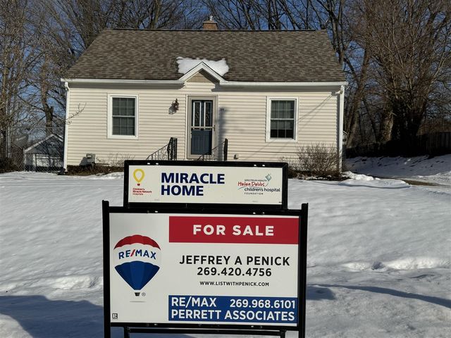 309 E Oak Grove Avenue, Parchment, MI 49004