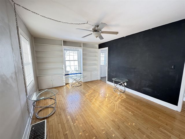 309 E Oak Grove Avenue, Parchment, MI 49004