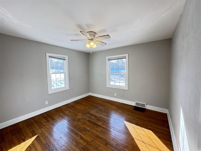 309 E Oak Grove Avenue, Parchment, MI 49004