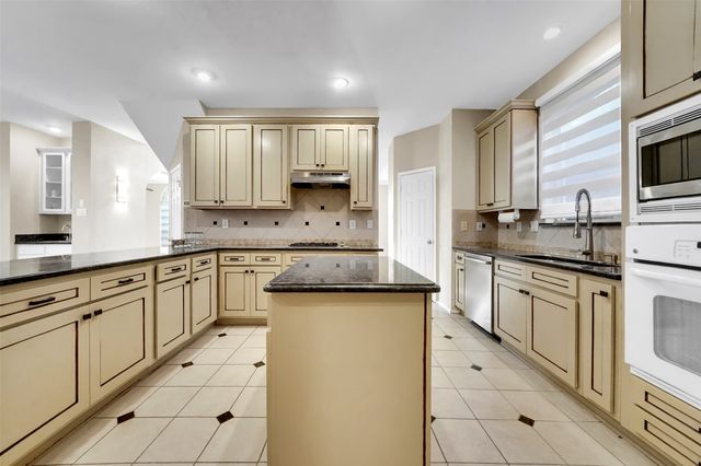 4247 Millview Lane, Dallas, TX 75287