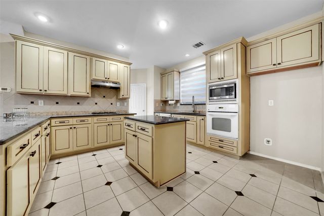 4247 Millview Lane, Dallas, TX 75287